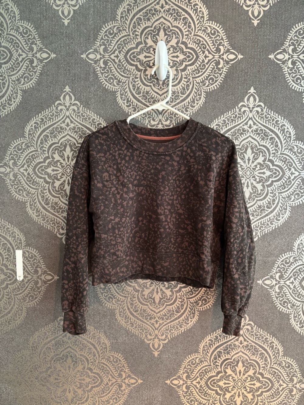lululemon athletica Brown Printed Cropped Crewneck Sweatshirt